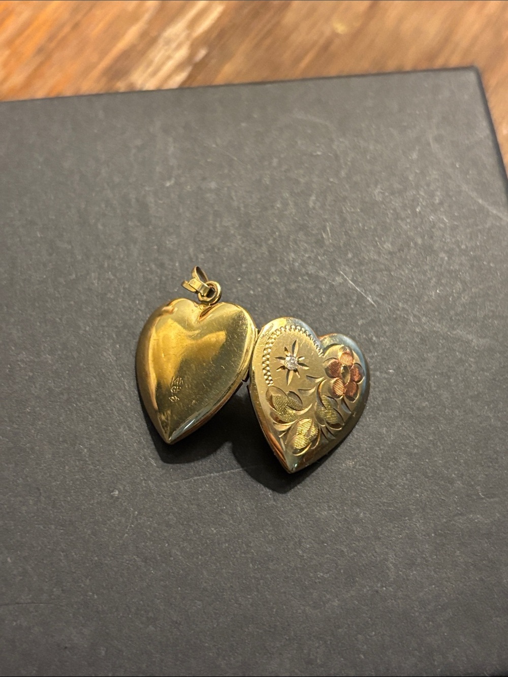 Gold Heart Floral Locket Pendant - Picture 3 of 4